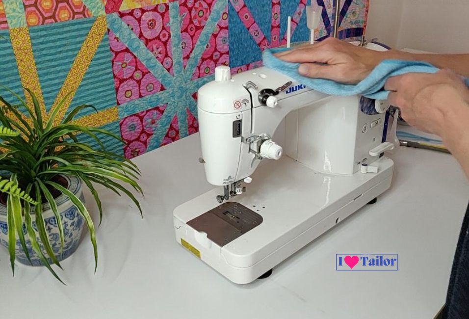 Cleaning your sewing machine